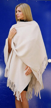 Poncho aus Vlies