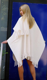 Poncho aus Vlies