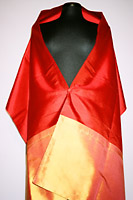 Seidenschal mit Tasche